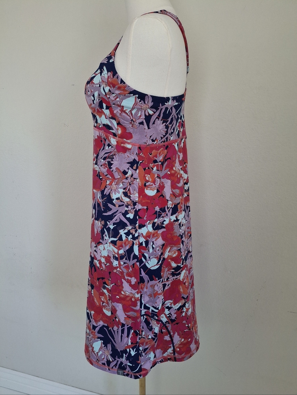Title Nine Strappy Dream Wild Fuscia Built-in Bra Size S - Picture 4 of 11